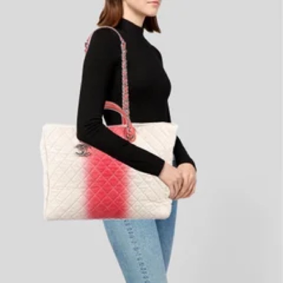 CHANEL OMBRÉ Grand Shopping Tote EC - Picture 12 of 12